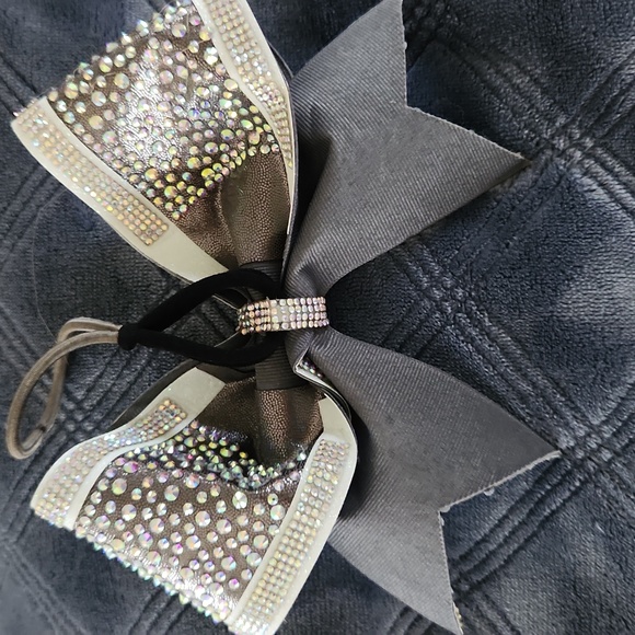 Cheer Bow - Picture 2 of 2